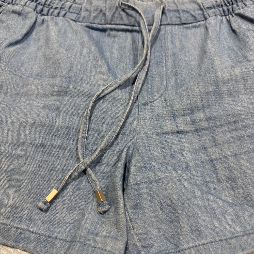 Old Navy Women’s Chambray Women's Drawstring Shorts - Picture 2 of 4